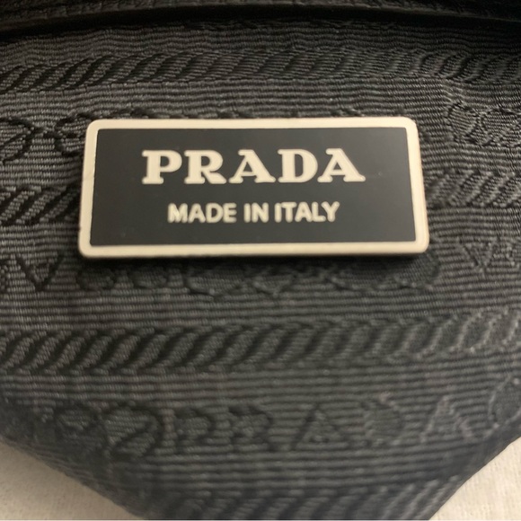 Prada Vitello Messenger Bag - Picture 9 of 15